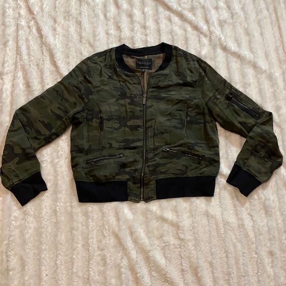 Camo print jacket army print size large coat long sleeve with pockets - Picture 1 of 8